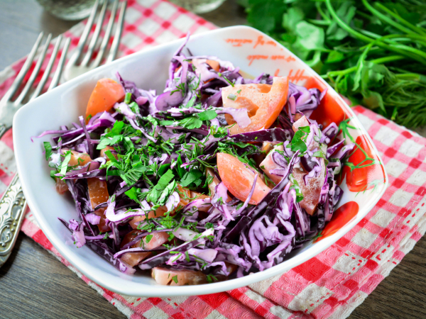 Салат из красной капусты, пошаговый рецепт на ккал, фото, ингредиенты - Юлия