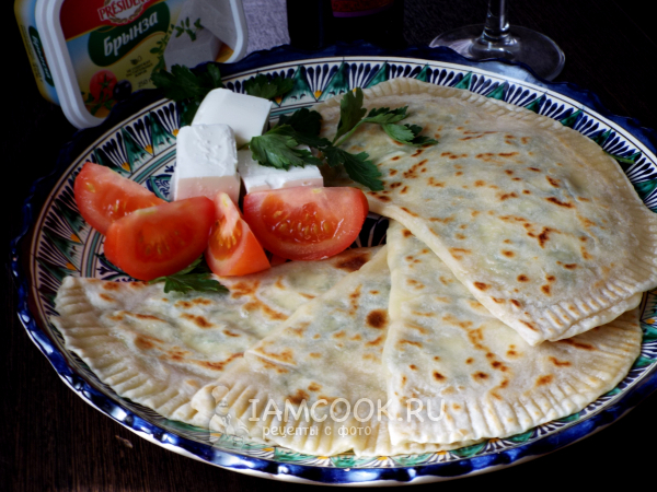Азербайджанские кутабы с мясом, сыром и зеленью | Рецепт | Еда, Еда для пикника, Идеи для блюд
