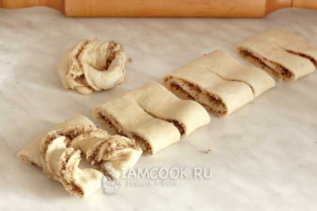 Воздушные, нежные и ароматные булочки с ореховой начинкой | Очень простой рецепт
