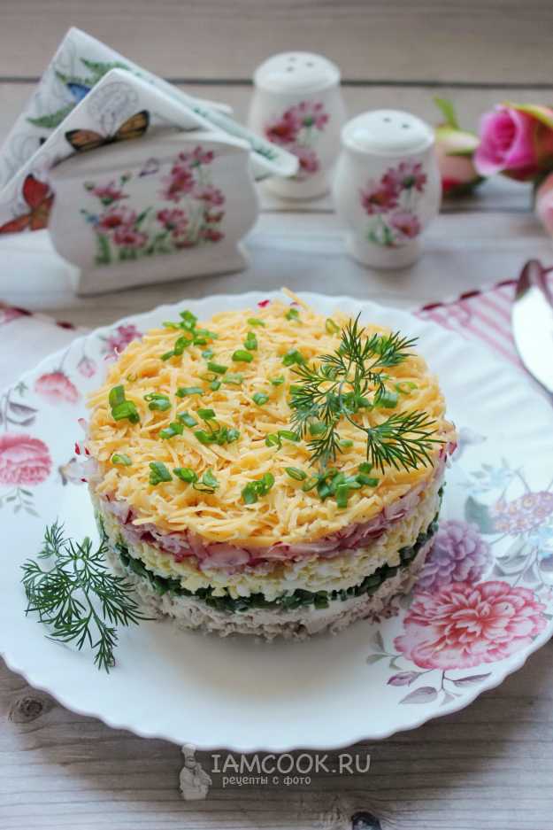 Торт с маком, орехами и изюмом