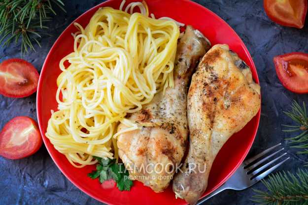 Вариант 2: Спагетти с курицей и красным соусом