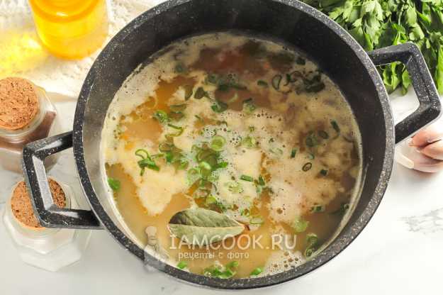 Суп из сайры с пшеном: рецепт - Лайфхакер