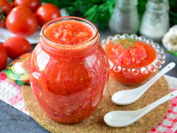Аджика из помидор на зиму: рецепт с варкой чеснока и перца
