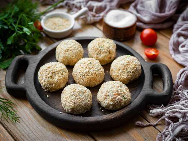 Салат из сайры с маринованным луком рецепт – Авторская кухня: Салаты. «Еда»