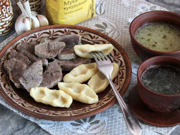 Чеченские галушки с мясом и чесночным соусом