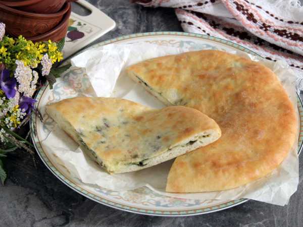 Цахараджин (осетинский пирог со свекольными листьями)