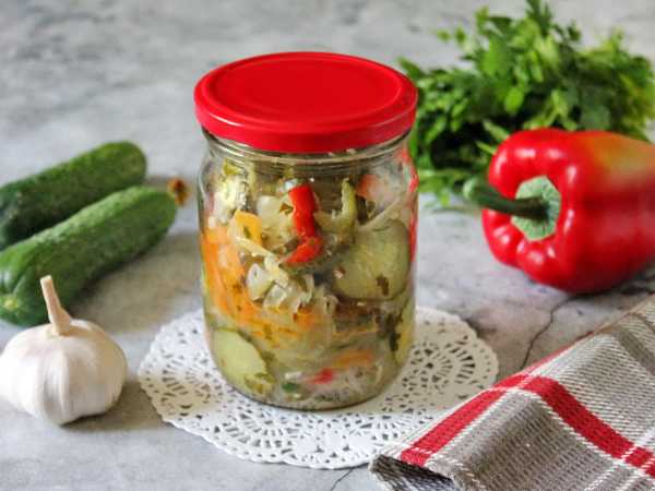 Ингредиенты для салата с солеными огурцами