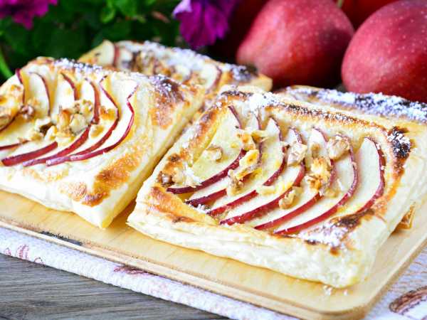 Пирог из слоёного теста с яблоками — пошаговый рецепт с фото