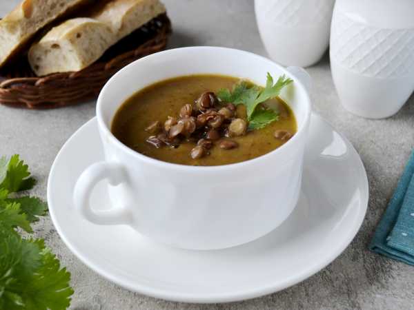 Суп из кролика и черной чечевицы в тайском стиле