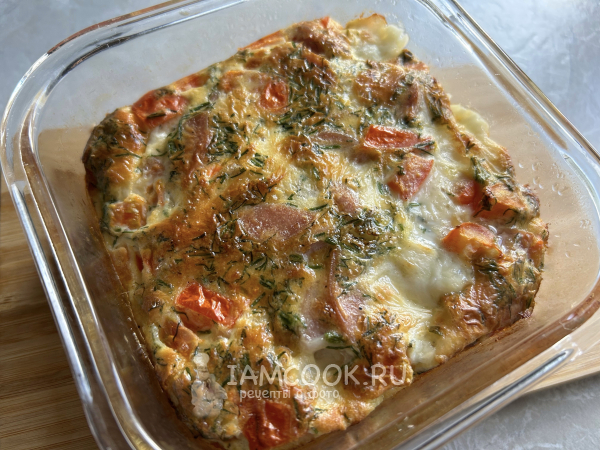 Омлет с сосисками и сыром на сковороде — рецепт с фото пошагово