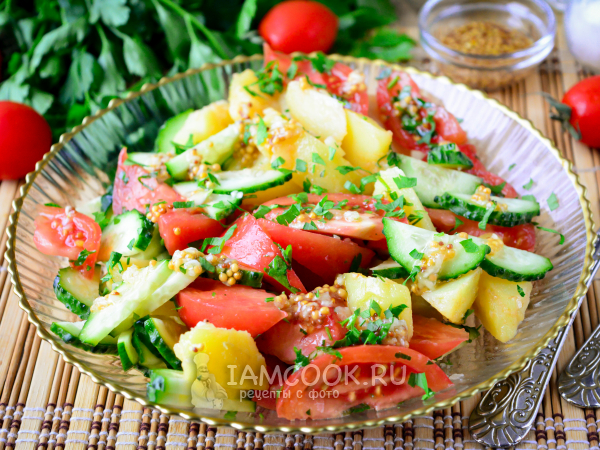 Салат из помидоров, огурцов и картошки, рецепт с фото