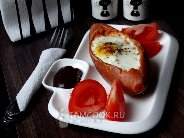 Батат с яйцом (запеченный в духовке), рецепт с фото
