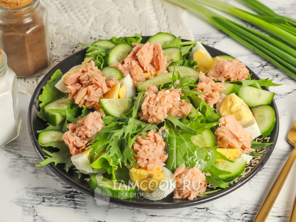 Салат с руколой и тунцом (консервированным), рецепт с фото