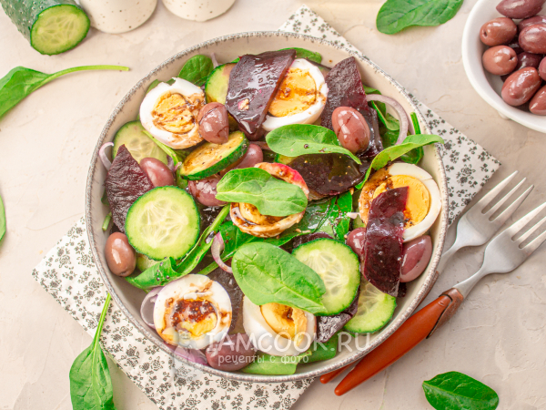 Салат со шпинатом и свеклой, рецепт с фото
