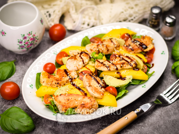 Салаты с авокадо и курицей, 38 пошаговых рецептов с фото на сайте «Еда»