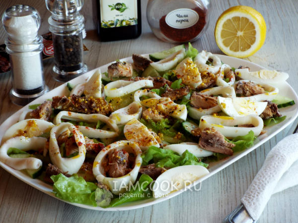 Салат с кальмаром и тунцом, рецепт с фото
