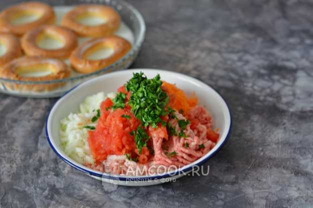 Рецепт Фаршированные баранки с мясом, рисом и хмели-сунели