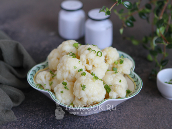 Сытная свинина с картофелем и овощами в мультиварке