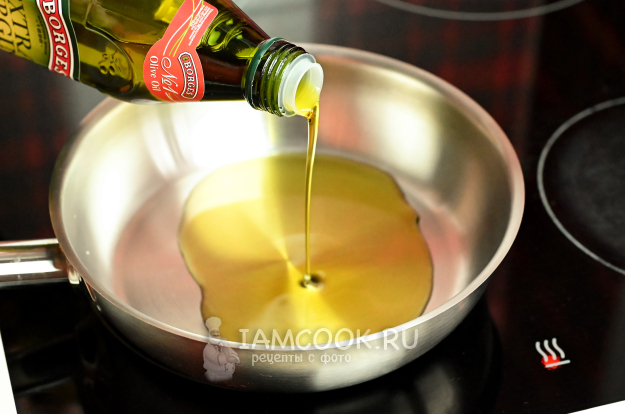 Разогрев масла на сковороде