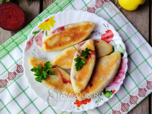 Пирожки со свёклой и яблоком, рецепт с фото
