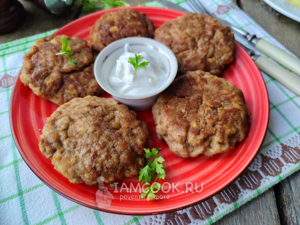Котлеты с маринованными огурцами, рецепт с фото