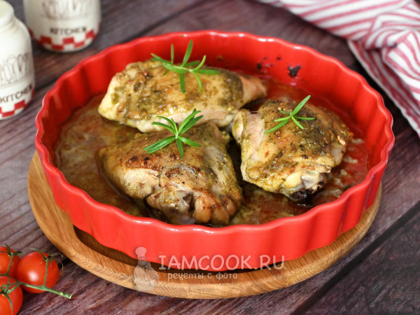 Курица в соусе песто в духовке, рецепт с фото