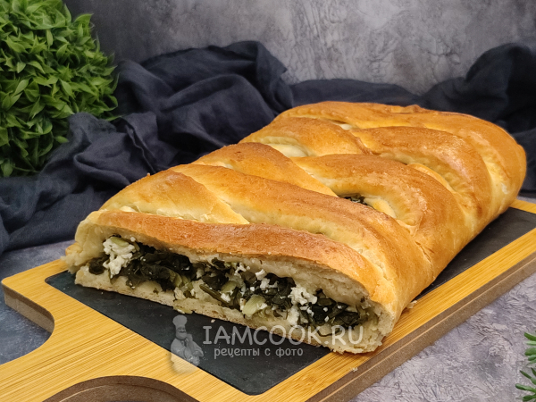 Пирог с черемшой и творогом, рецепт с фото