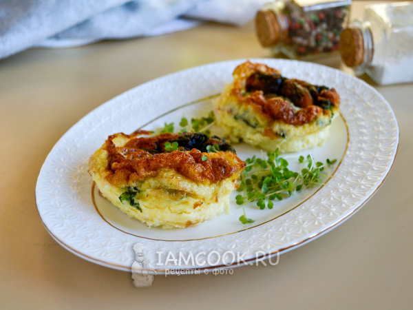 Омлет со шпинатом в аэрогриле, рецепт с фото