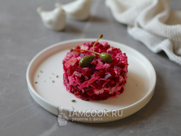 Свекольный салат с курицей, рецепт с фото