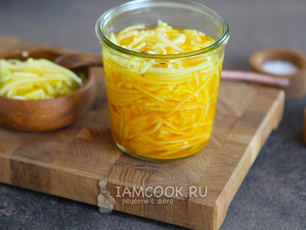 Маринованный лук с куркумой, рецепт с фото