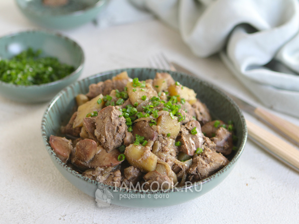 Куриная печень с яблоками в мультиварке, рецепт с фото