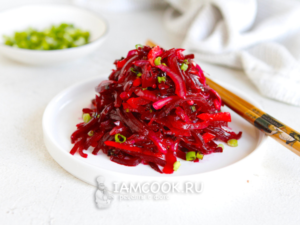 Свекольный салат с болгарским перцем, рецепт с фото