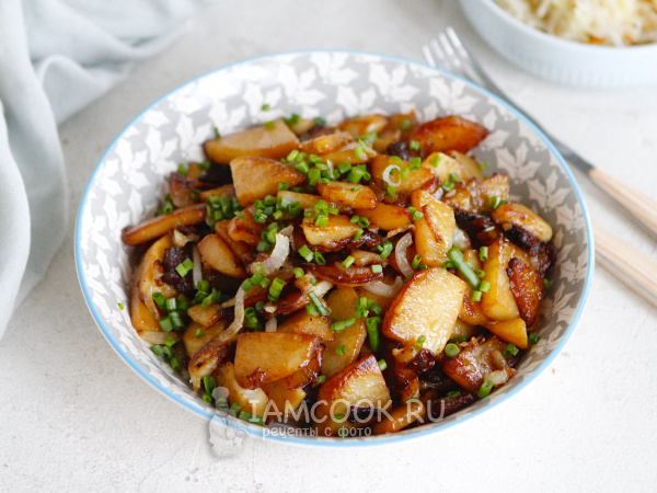 Жареная картошка с салом в мультиварке, рецепт с фото