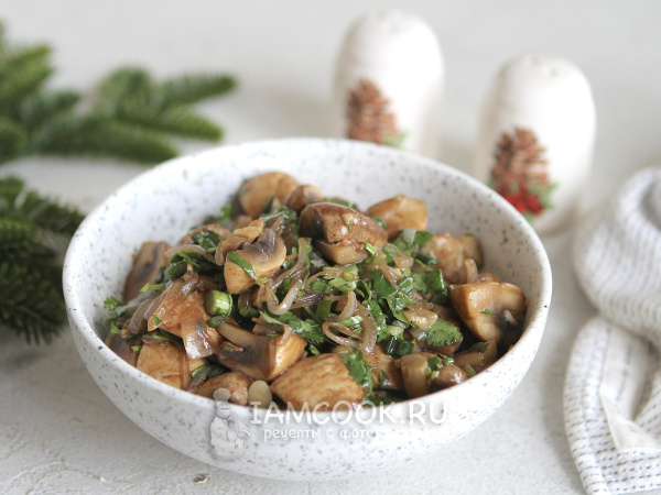 Грибы с зеленью и чесноком, рецепт с фото