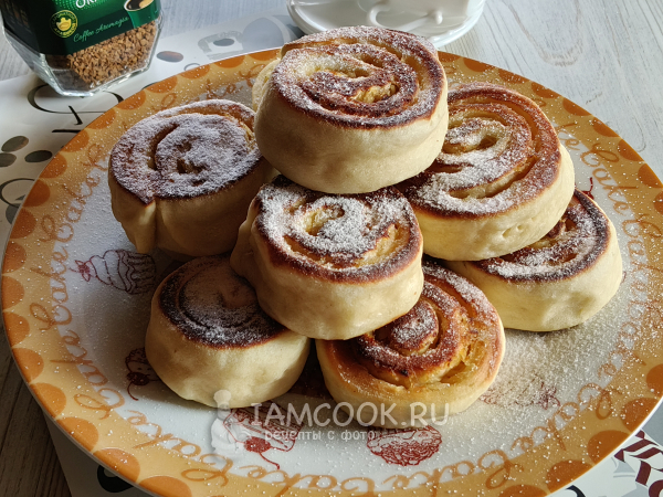 Булочки с яблоками на сковороде, рецепт с фото