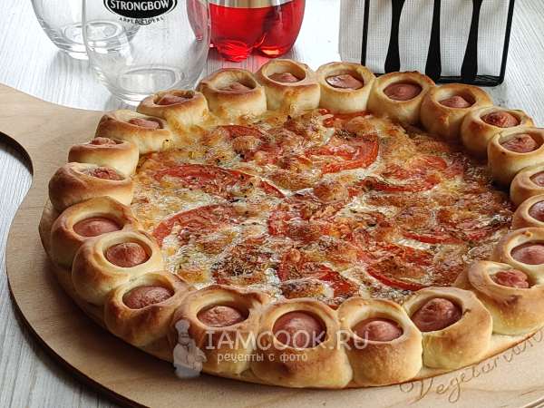 Пицца с сосисками в бортике, рецепт с фото