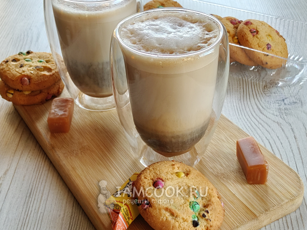 Кофе с конфетой «Коровка», рецепт с фото