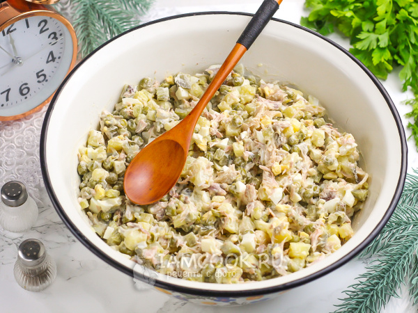 Тазик «Оливье» (с курицей), рецепт с фото