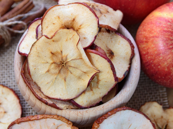 Как хранить сушеные яблоки?