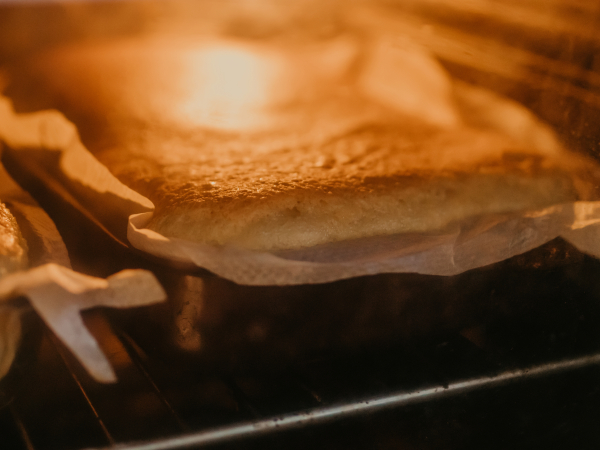 Как пользоваться газовой духовкой, чтобы не пригорал низ выпечки?