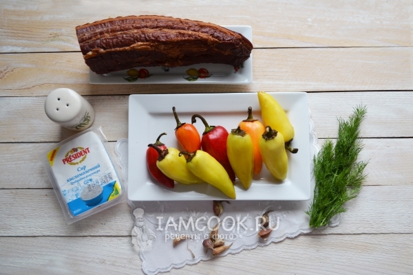 Ингредиенты для закуски из болгарского перца в беконе