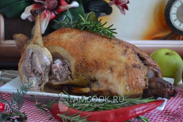 Рождественская утка, фаршированная фруктами – пошаговый рецепт приготовления с фото