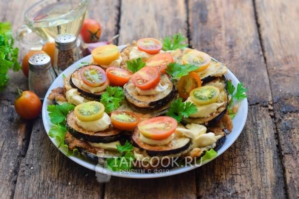 Рецепт: Баклажаны в кляре - С сыром и помидорами- отличная закуска.