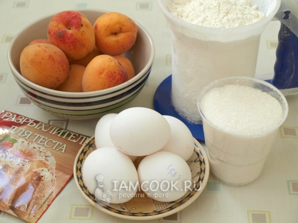 Ингредиенты для шарлотки с абрикосами