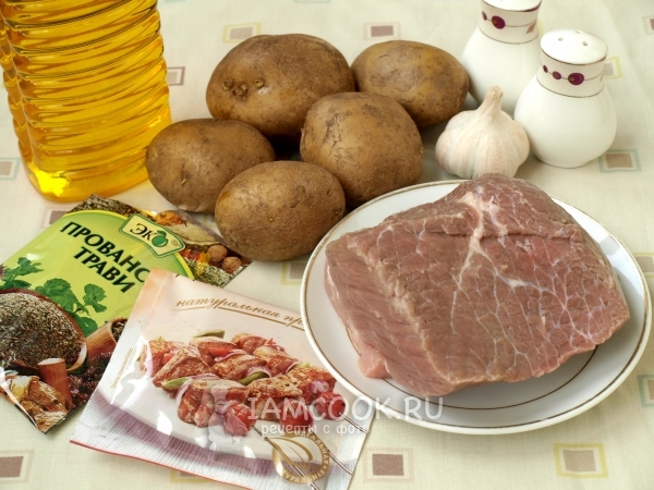 Ингредиенты для картошки с мясом в фольге в духовке