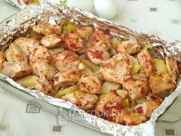 Курица кусочками с картошкой в духовке - рецепты с фото