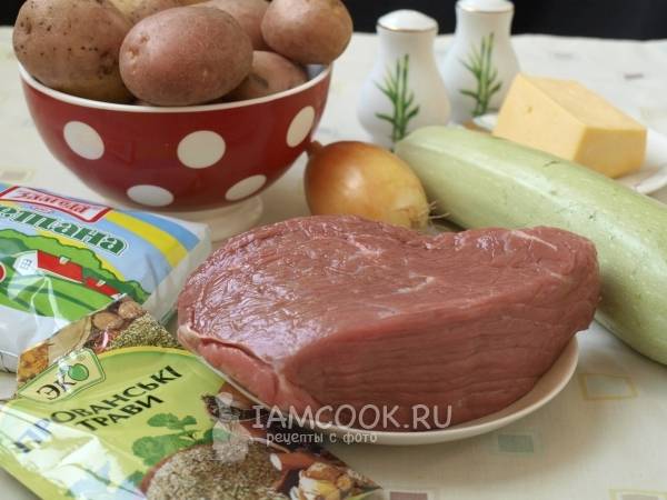 Картофель с мясом и кабачками