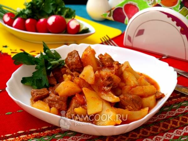 Как приготовить Тушеная картошка с фаршем, луком и помидорами на сковороде просто рецепт пошаговый