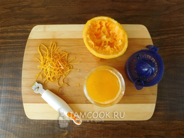 Выжать сок и натереть цедру апельсина