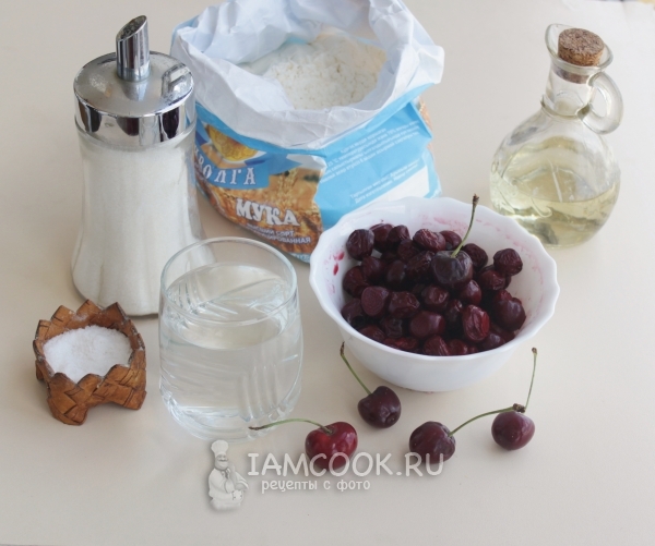 Ингредиенты для вареников с вишней из теста на воде